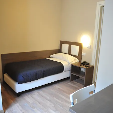 Hotel Gg8 & 3*