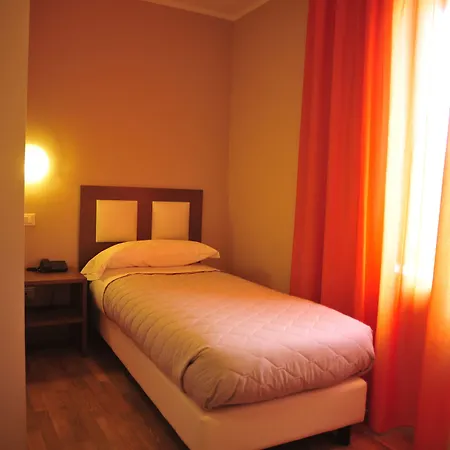 Gg8 & Hotel