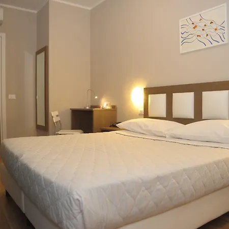 Gg8 & Hotel 3*