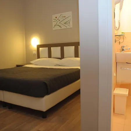 Hotel Gg8 & 3*