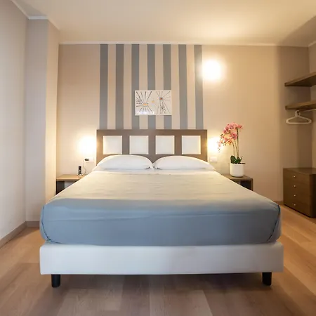 Gg8 & Hotel 3*